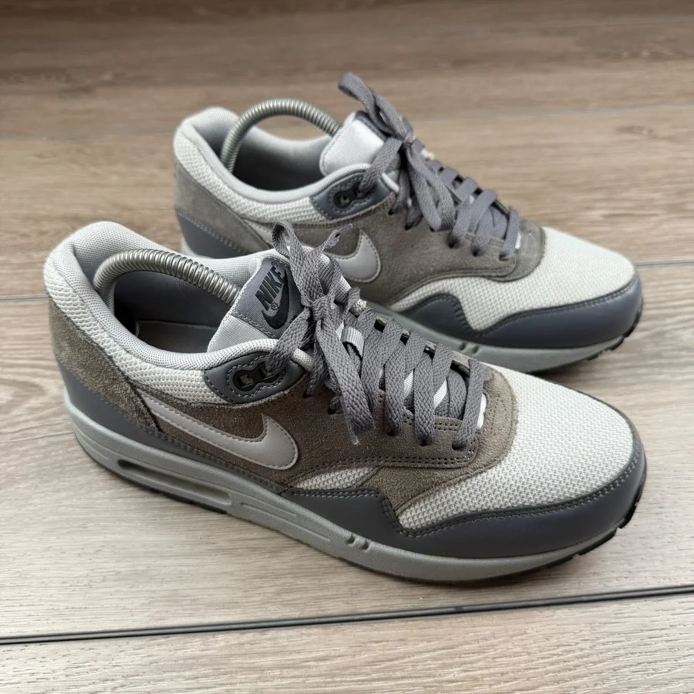 Nike Mens Air Max 1 Essential Sneakers Grey 537383-018 Size 9
